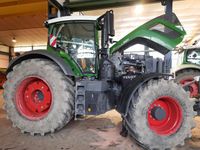 tractor en reparación taller de sora agroindustrial